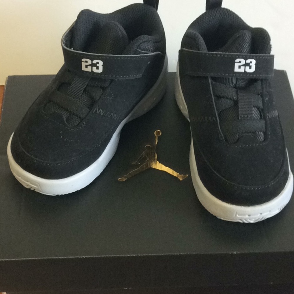 Jordan Max Aura3 Toddler Black Shoes New Sz 7C